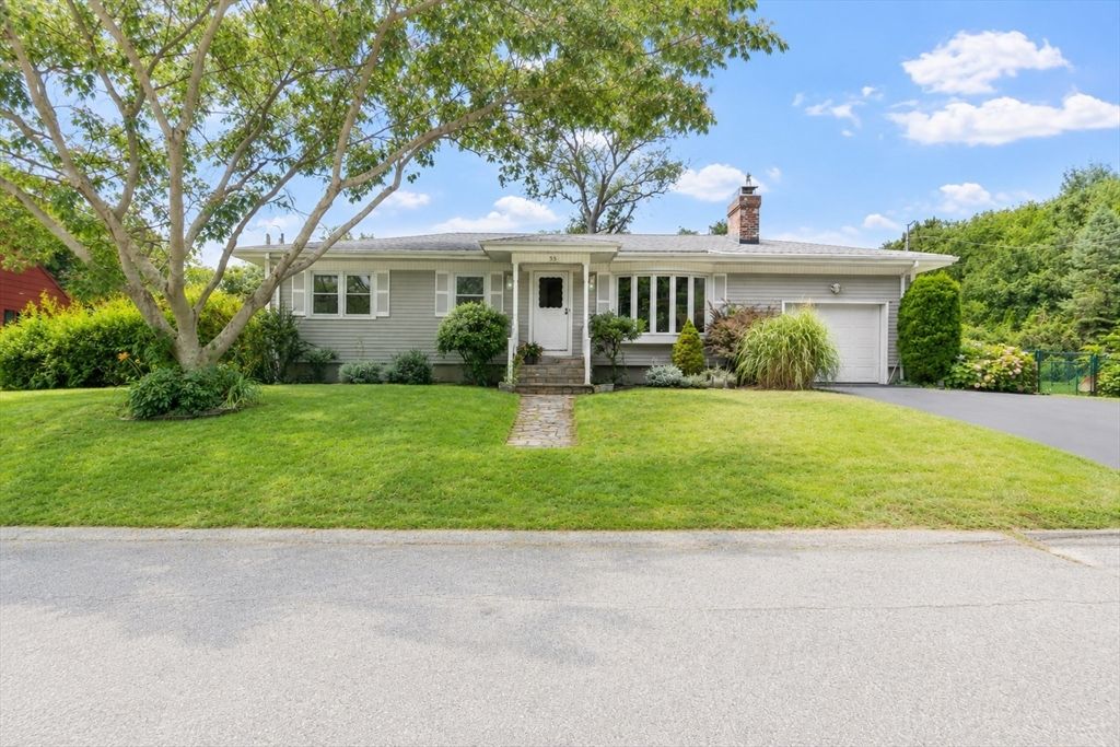 55 Evans St, Somerset, MA 02726