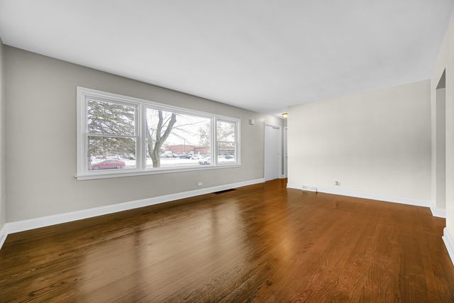 18144 Aberdeen Street, Homewood, IL 60430