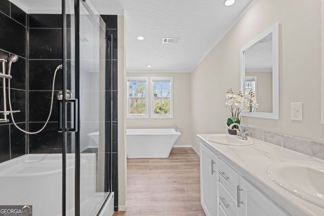 4030 Lake Mayers Road, Baxley, GA 31513