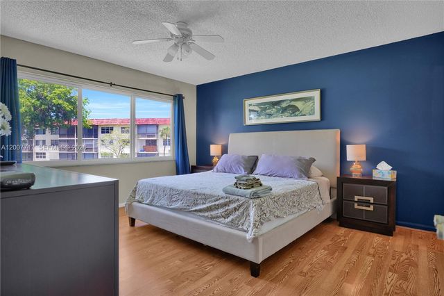 8941 S Hollybrook Blvd 203, Pembroke Pines, FL 33025