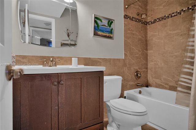 8941 S Hollybrook Blvd 203, Pembroke Pines, FL 33025