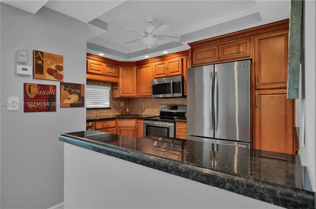 8941 S Hollybrook Blvd 203, Pembroke Pines, FL 33025