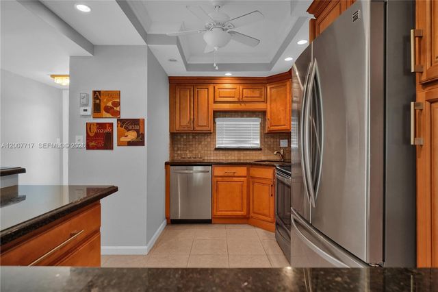 8941 S Hollybrook Blvd 203, Pembroke Pines, FL 33025