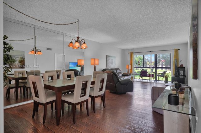 8941 S Hollybrook Blvd 203, Pembroke Pines, FL 33025