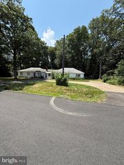 7216 NEUMAN ST, Springfield, VA 22150