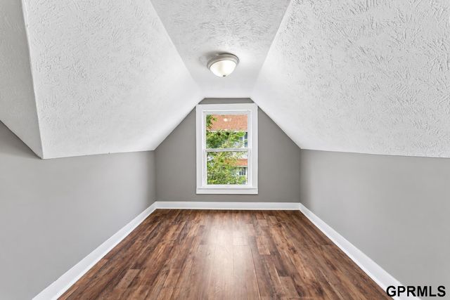 3010 Seward Street, Omaha, NE 68111