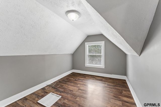 3010 Seward Street, Omaha, NE 68111