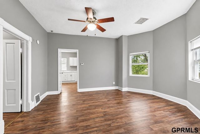 3010 Seward Street, Omaha, NE 68111