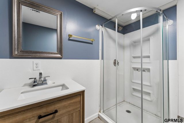 3010 Seward Street, Omaha, NE 68111