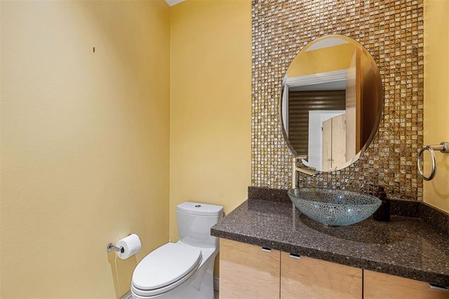 5900 NW Mosteller Drive Drive 102, Oklahoma City, OK 73112