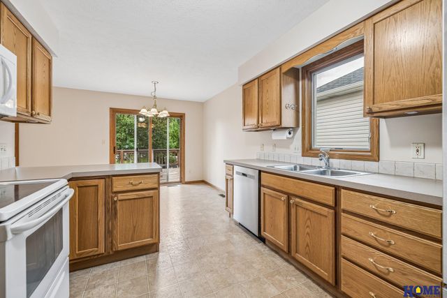 2048 Chloe Lane, Lincoln, NE 68512