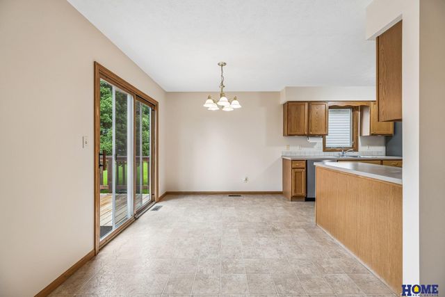 2048 Chloe Lane, Lincoln, NE 68512