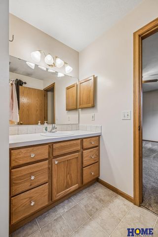 2048 Chloe Lane, Lincoln, NE 68512