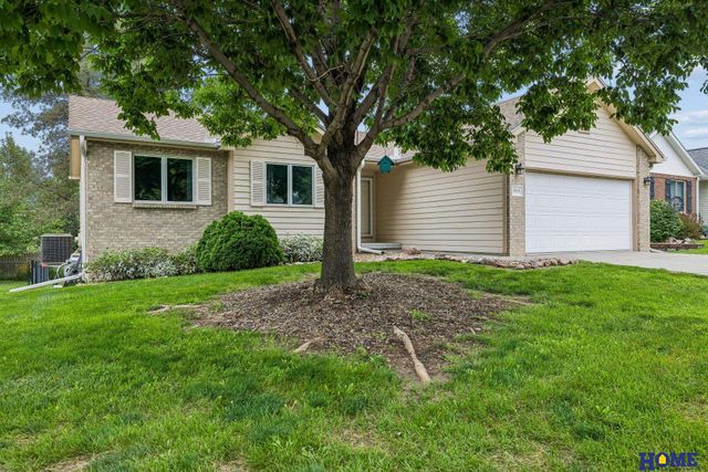 2048 Chloe Lane, Lincoln, NE 68512