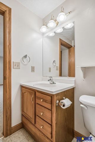2048 Chloe Lane, Lincoln, NE 68512