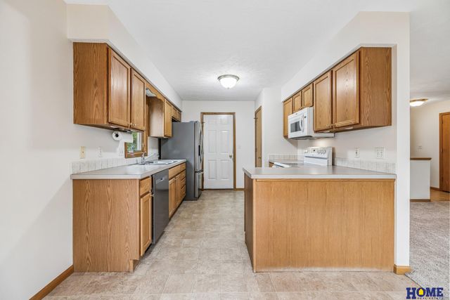 2048 Chloe Lane, Lincoln, NE 68512