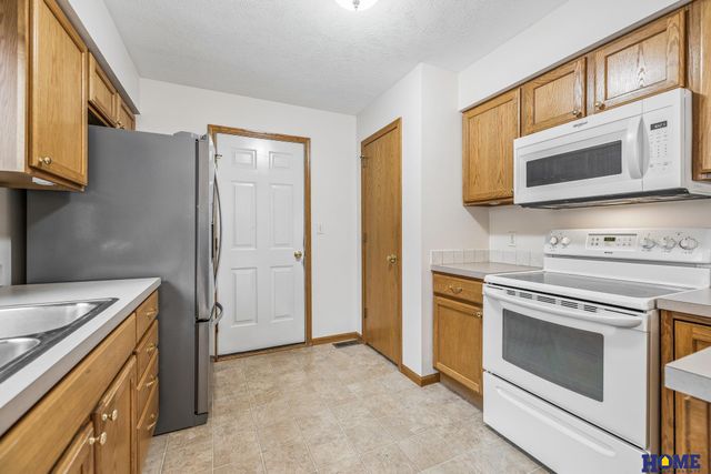 2048 Chloe Lane, Lincoln, NE 68512