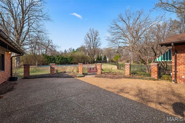 31 Bellerive Country Club Grounds, Town And Country, MO 63141