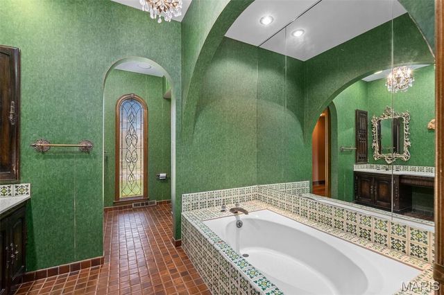 31 Bellerive Country Club Grounds, Town And Country, MO 63141