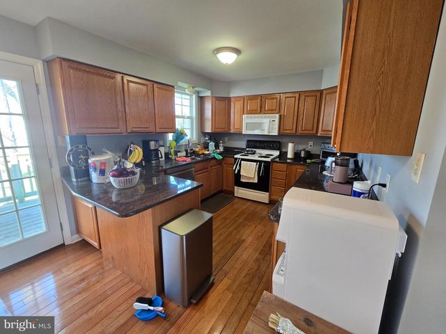 11 HOCKAMICK RD, Cookstown, NJ 08511