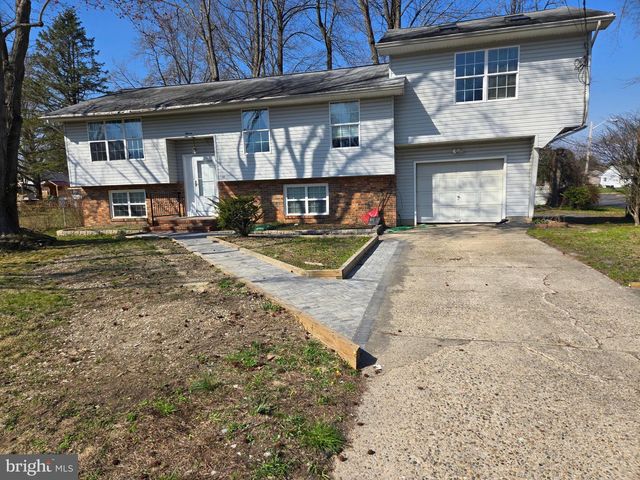 11 HOCKAMICK RD, Cookstown, NJ 08511