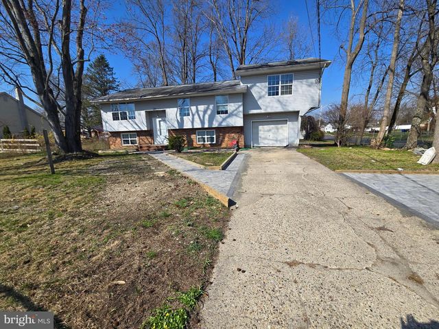 11 HOCKAMICK RD, Cookstown, NJ 08511