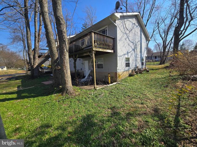 11 HOCKAMICK RD, Cookstown, NJ 08511