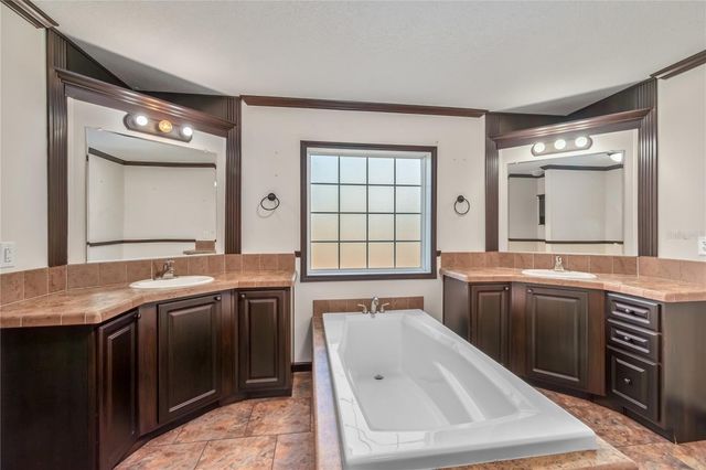 20606 NE 51ST LANE, Earleton, FL 32631