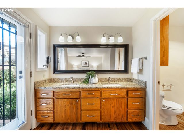 2155 RIDGEWAY Dr, Eugene, OR 97401