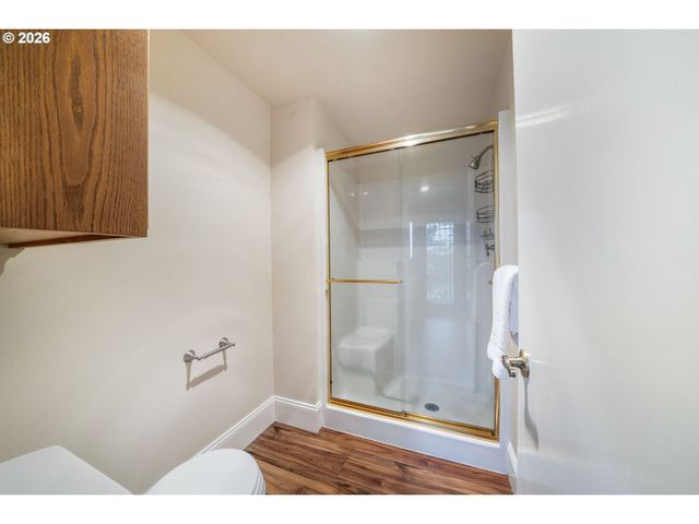 2155 RIDGEWAY Dr, Eugene, OR 97401