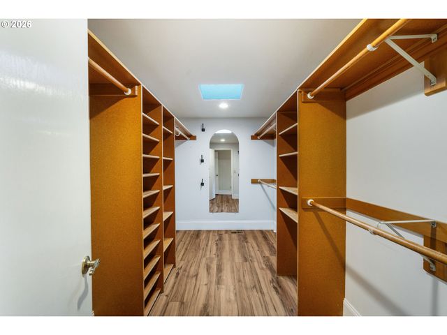 2155 RIDGEWAY Dr, Eugene, OR 97401