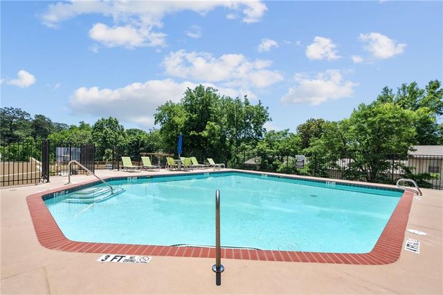 2479 Peachtree NE Road 412, Atlanta, GA 30305