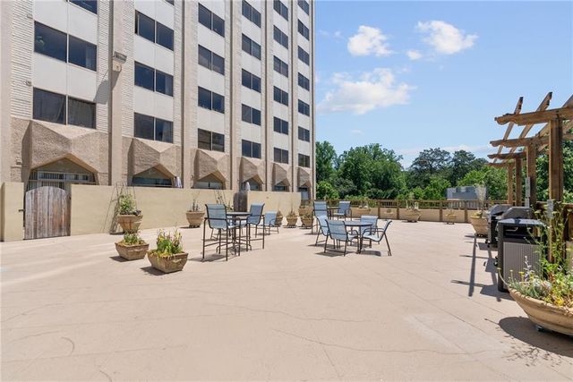 2479 Peachtree NE Road 412, Atlanta, GA 30305