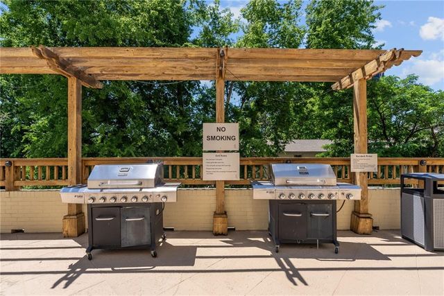 2479 Peachtree NE Road 412, Atlanta, GA 30305