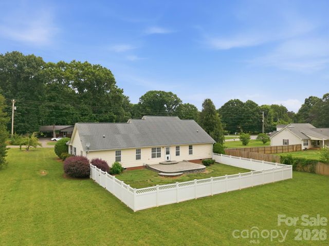 210 Jane Sowers Road, Statesville, NC 28625