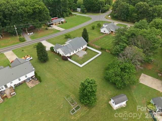 210 Jane Sowers Road, Statesville, NC 28625