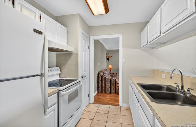 136 Lakeshore, Horseshoe Bay, TX 78657