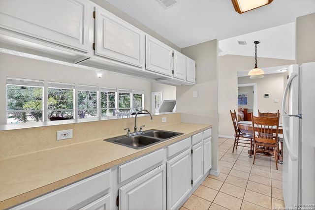 136 Lakeshore, Horseshoe Bay, TX 78657