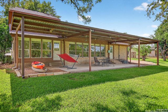 136 Lakeshore, Horseshoe Bay, TX 78657