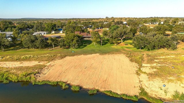 136 Lakeshore, Horseshoe Bay, TX 78657