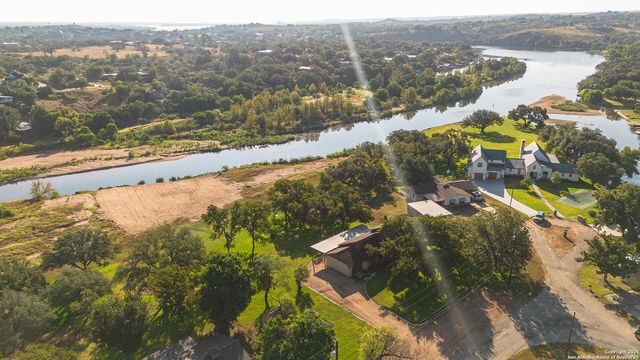 136 Lakeshore, Horseshoe Bay, TX 78657