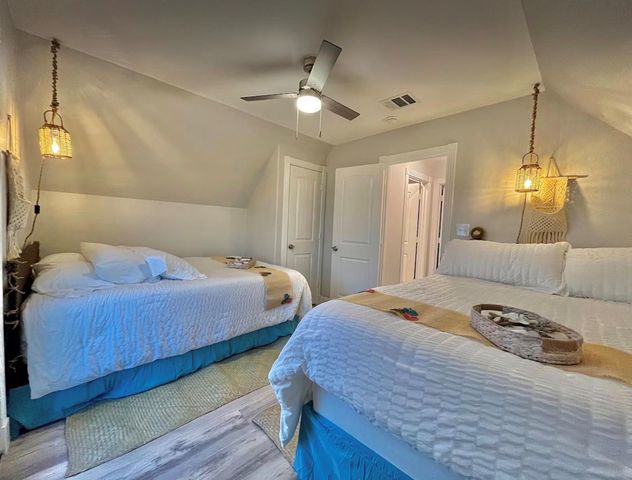 110 Pelican Pl, Surfside Beach, TX 77541