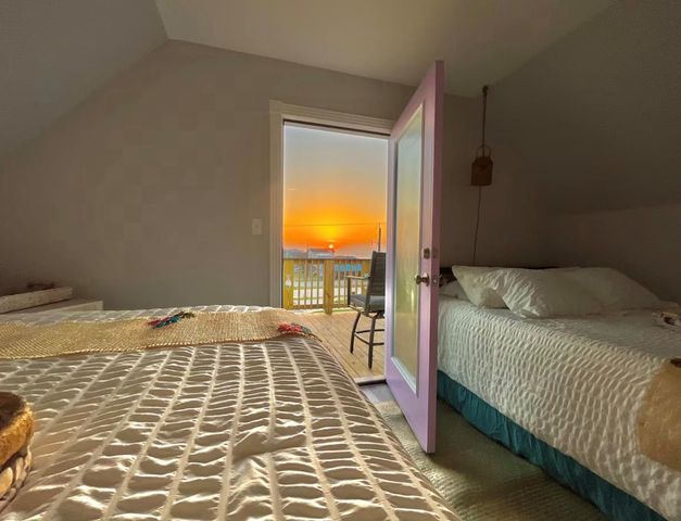 110 Pelican Pl, Surfside Beach, TX 77541