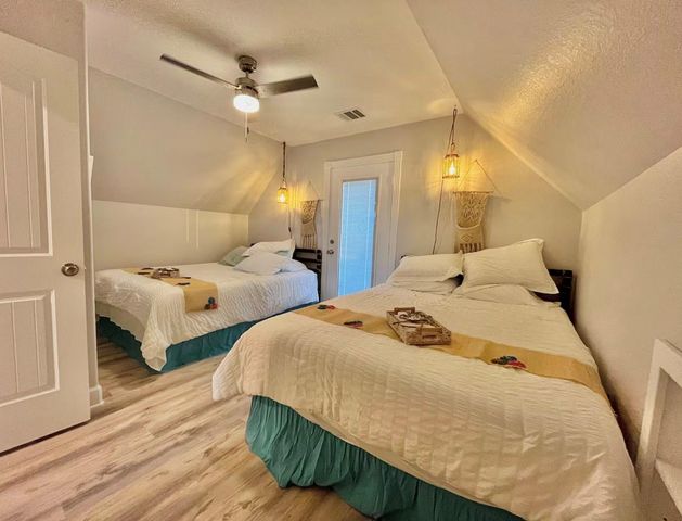 110 Pelican Pl, Surfside Beach, TX 77541