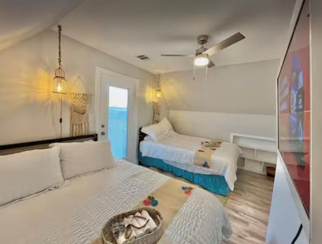 110 Pelican Pl, Surfside Beach, TX 77541