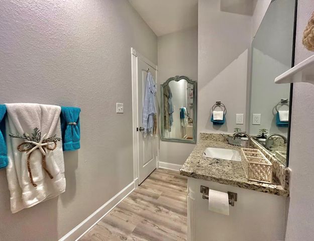 110 Pelican Pl, Surfside Beach, TX 77541