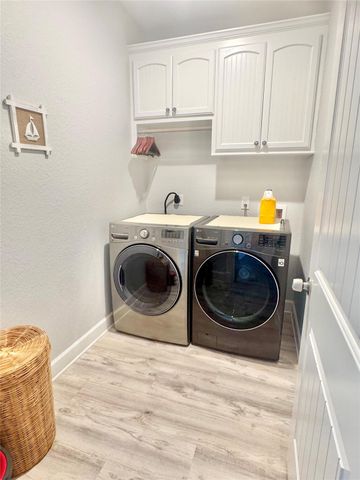 110 Pelican Pl, Surfside Beach, TX 77541