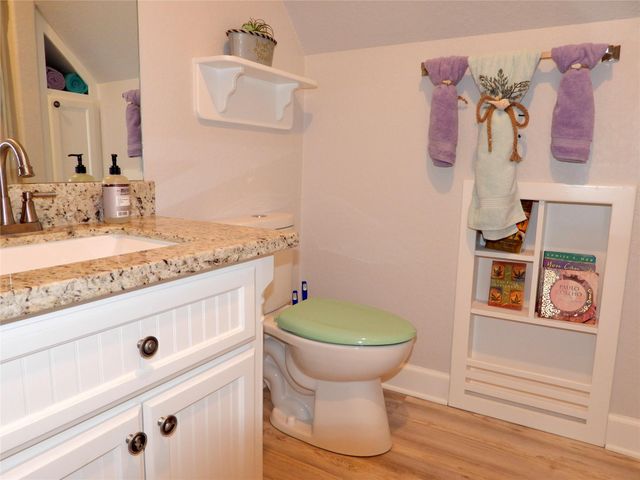 110 Pelican Pl, Surfside Beach, TX 77541