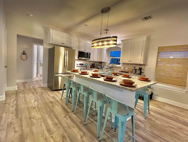 110 Pelican Pl, Surfside Beach, TX 77541