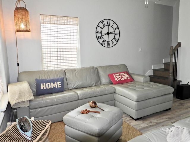 110 Pelican Pl, Surfside Beach, TX 77541